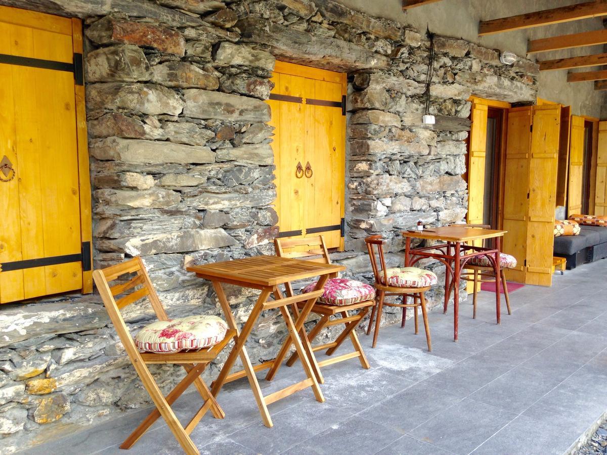 Sno House In Kazbeg Hotel Exterior photo