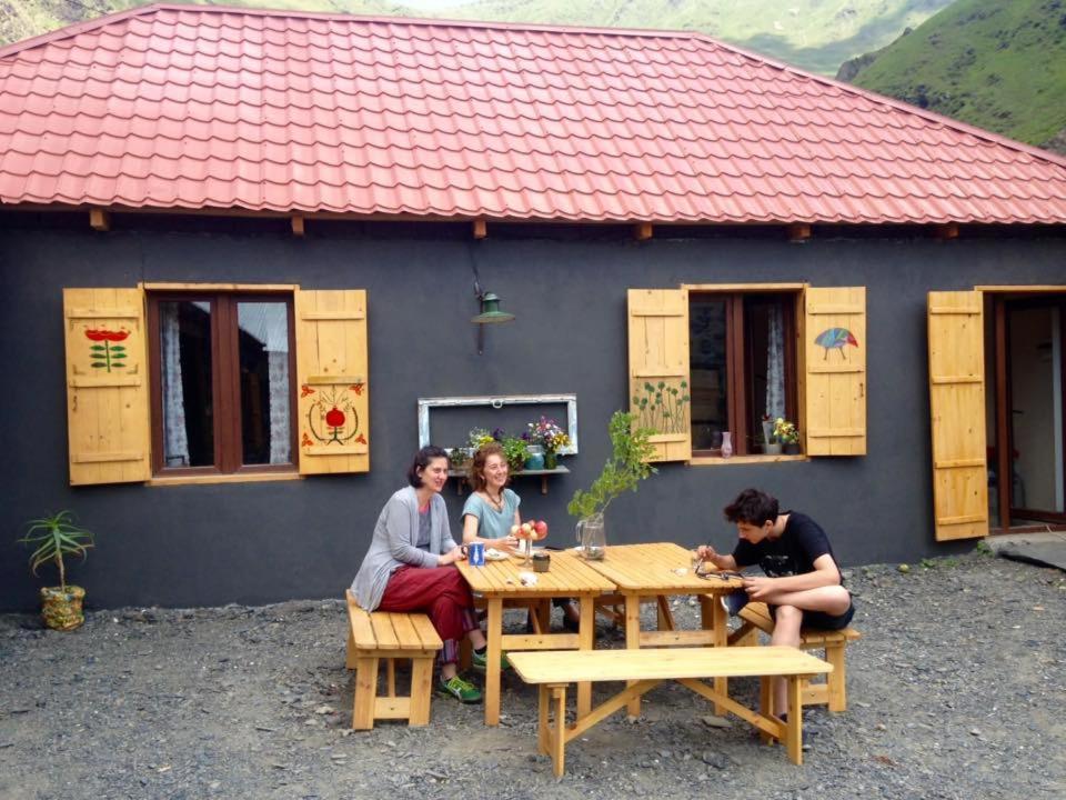 Sno House In Kazbeg Hotel Exterior photo
